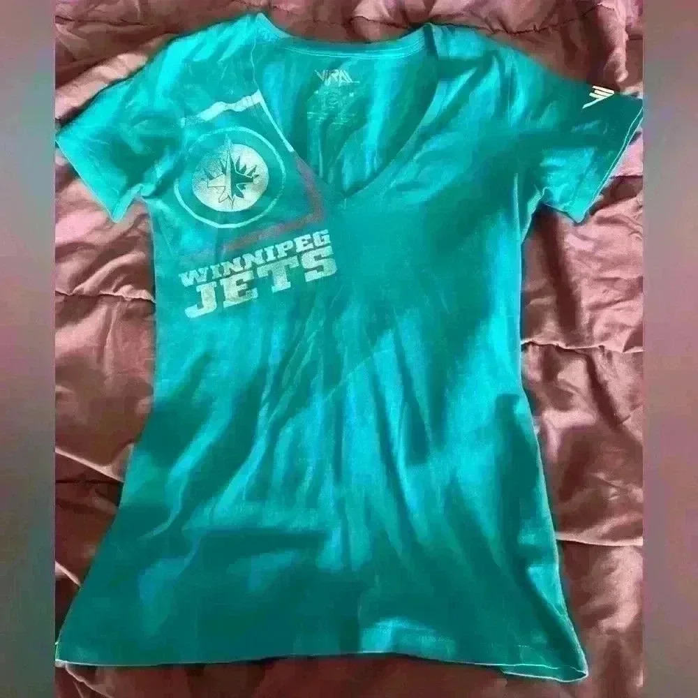 NHL Winnipeg Jets ladies tshirt blue size medium